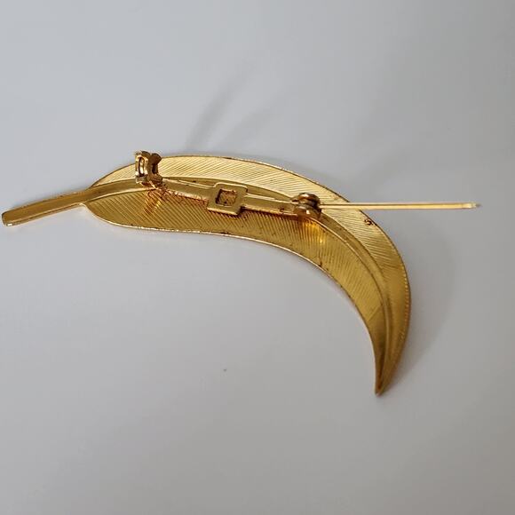 Vintage gold tone thin leaf shaped pin‎ brooch - Picture 3 of 4